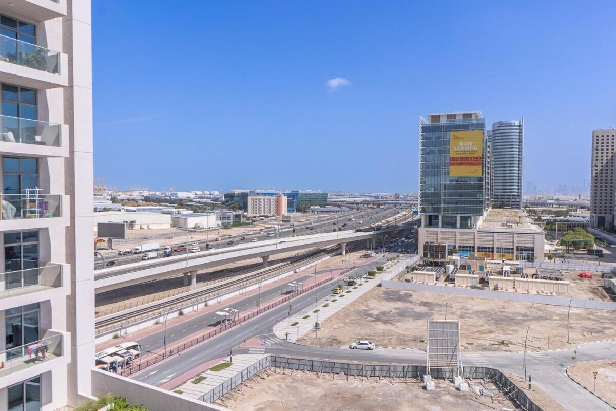 Bright And Airy Studio Apartment At Azizi Aura In Jebel Ali! Dubai Exterior foto