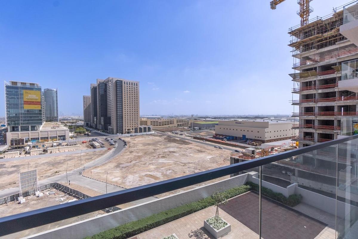 Bright And Airy Studio Apartment At Azizi Aura In Jebel Ali! Dubai Exterior foto